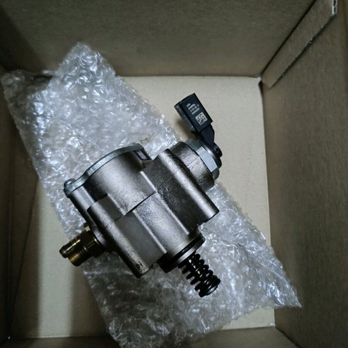 Volkswagen Hitachi high-pressure fuel pump like new, made in Germany