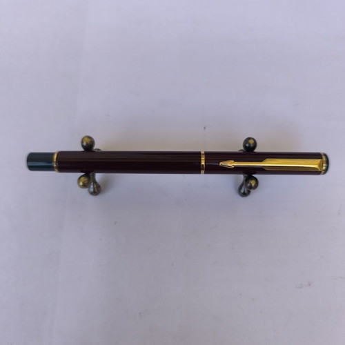Parker 88 pen made in UK like new, burgundy color