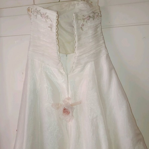 Demetrios Wedding Dress No. 20 like new with organza and pink floral embroidery
