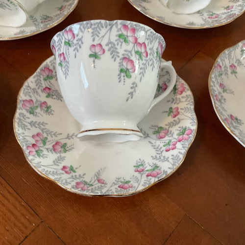 Royal Albert tea set 1940, like new, 12-piece bone china