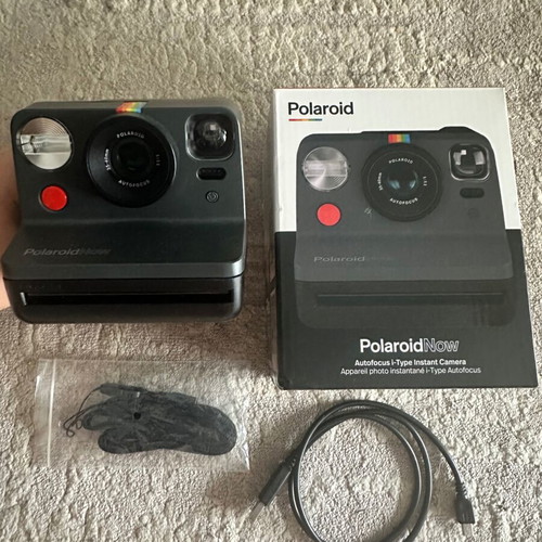 Polaroid Now Black Instant Camera like new