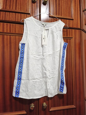 Tom Tailor sleeveless top new, size M, white with embroidered details