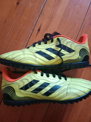 Adidas футболни обувки използвани номер 37 1/3 жълти