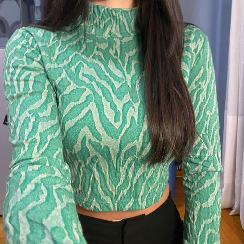 Zara crop top like new, green with snake pattern