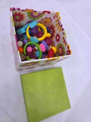 Children's bracelet making kit