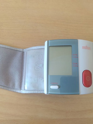 Braun Цифров монитор за кръвно налягане на китката