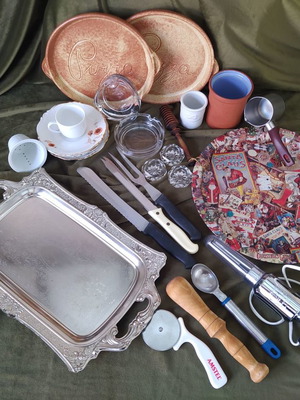 Kitchenware collection used, set of 24 pieces for everyday use