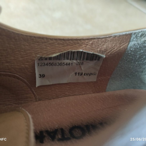 Chaniotakis women's leather Oxford shoes like new