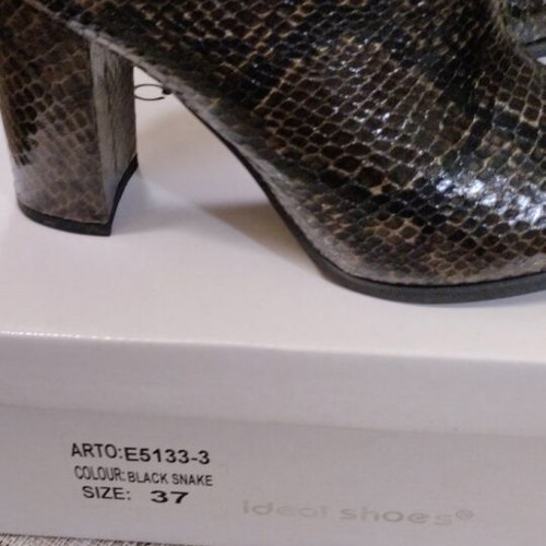 Women's ankle boots with square heel like new Black Snake size 37