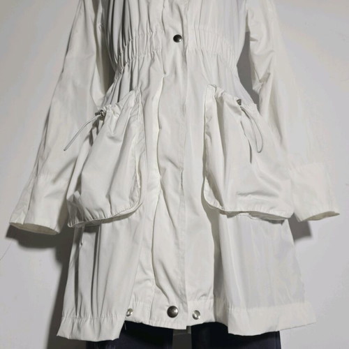 Paranoia white elegant and practical spring-summer parka like new