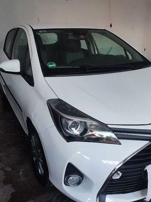 Toyota Yaris 1,3 2015 σαν καινούργιο, βενζίνη, 100.000 χλμ, άσπρο