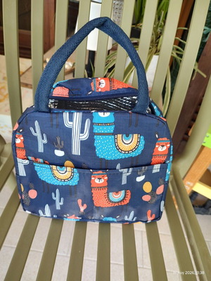 Lunch bag with llama and cactus design, blue