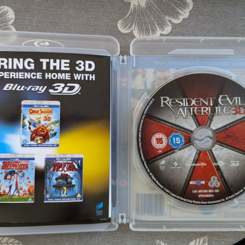 Resident Evil Afterlife 3D Blu-ray like new, action thriller