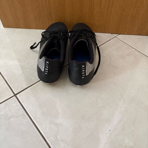 Kipsta football shoes like new, size 40, black