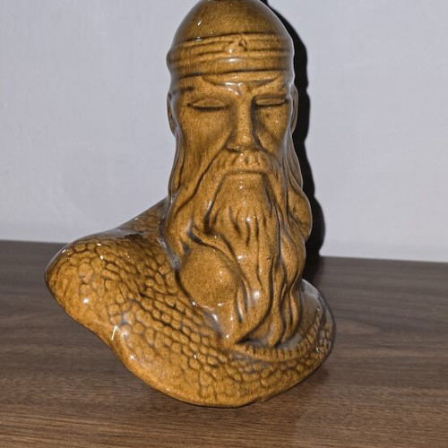 Vintage Ceramic Skanderbeg Bust like new