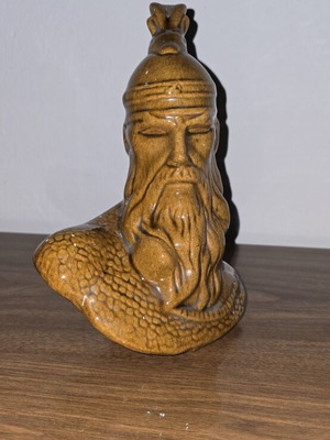 Vintage Ceramic Skanderbeg Bust like new