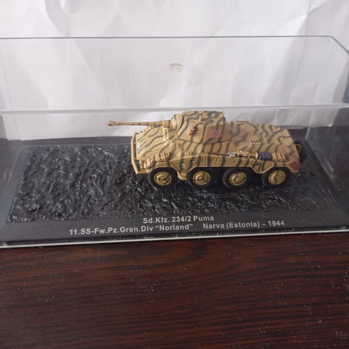 Puma Sd.Kfz. 234/2 Diecast Model 1:72 scale like new
