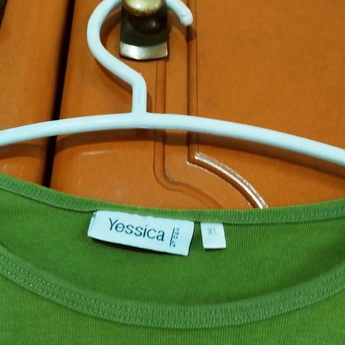 Crop top green size XL like new