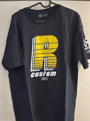 Bershka T-shirt black size M like new, worn few times