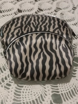 Σετ δύο νεσεσέρ υφασμάτινα με σχέδιο, καινούργια, μαύρα