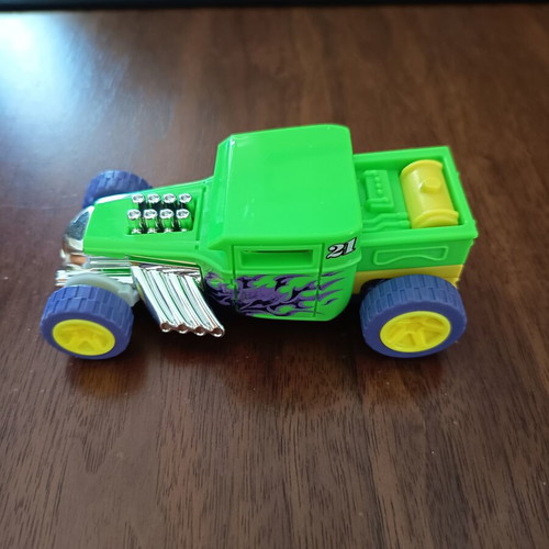 Hot Wheels large toy cars, set of 2