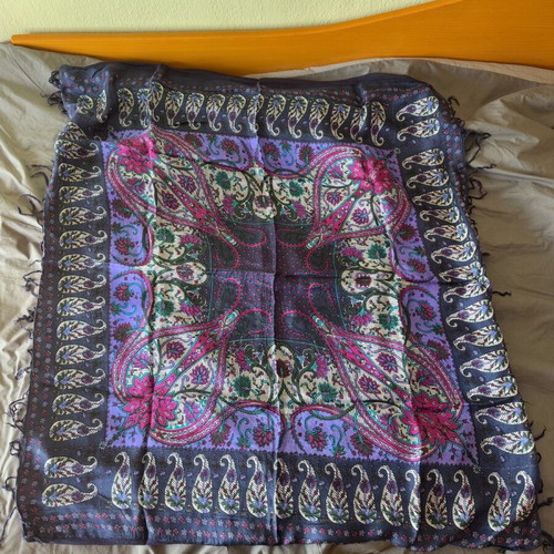Benetton square scarf like new, multicolored
