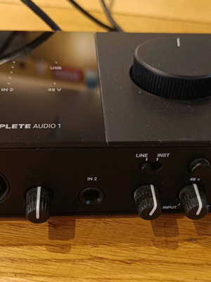Komplete Audio 1 external sound card like new