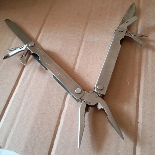 Leatherman Pocket Survival Multi Tool like new, made in USA 1998