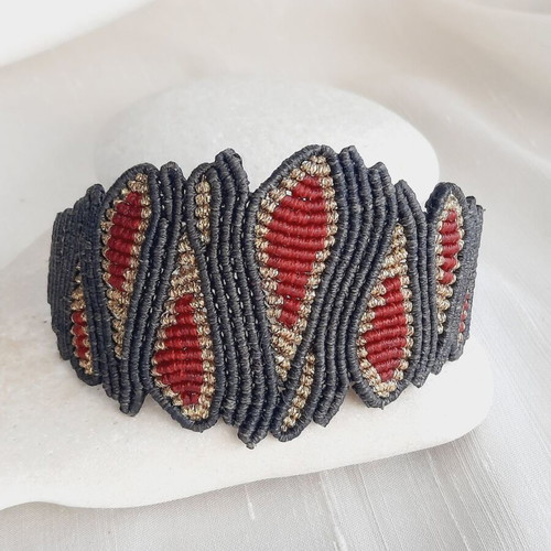 Macrame bracelet new with geometric design and adjustable clasp