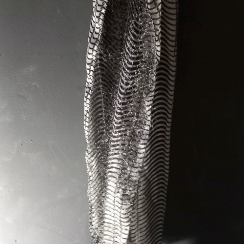 Zebre scarf like new, black and white, long, distinctive