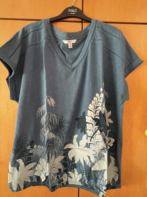 Next floral cotton blouse size 22 never used, blue