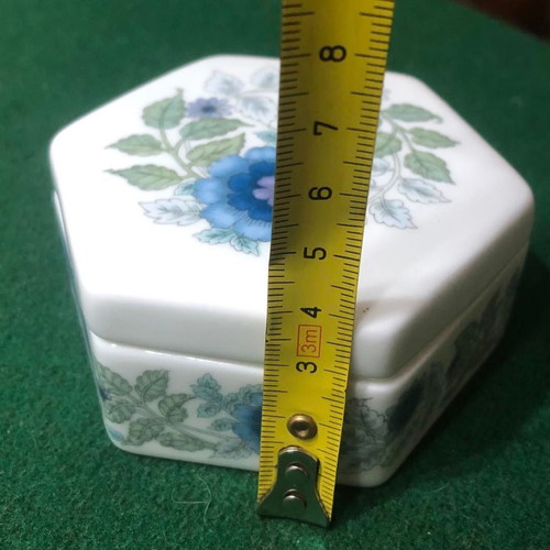 Wedgewood Clementine English Bone China Trinket Box new
