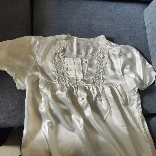 Satin nightgown and robe set with lace, new, medium size