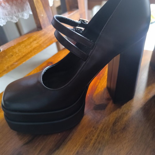 Mia shoes size 37 black platform sandals like new