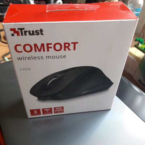 Trust Fyda Rechargeable Wireless Ergonomic Mouse Black new