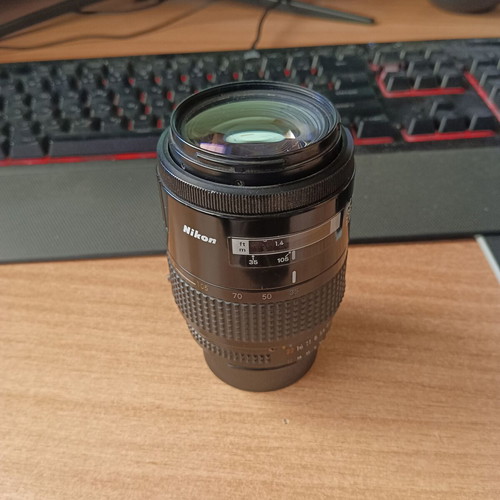 Nikon AF Nikkor 35-105mm f/3.5-4.5 lens like new