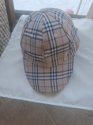 Burberry's hat large like new
