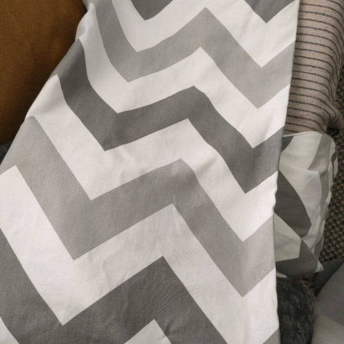 Curtain set Chevron pattern 2 panels cotton with eyelets like new