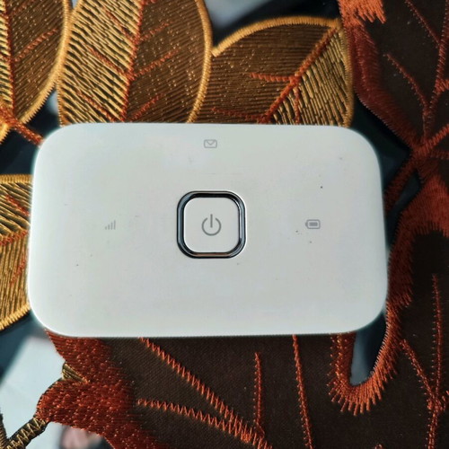 Wifi spot portable wifi access point with sim card like new