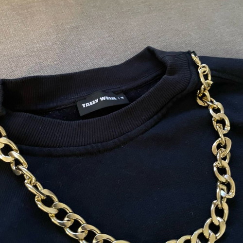 Black sweatshirt with detachable chain like new, size M