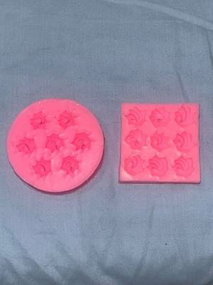 Small 5cm silicone mold unused with rosette design