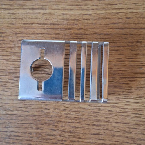 Stainless steel belt buckle used, 6 cm length and 4 cm width