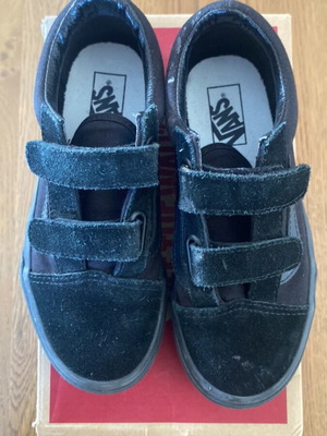 Vans Oldschool kids sneakers like new, size 32, black