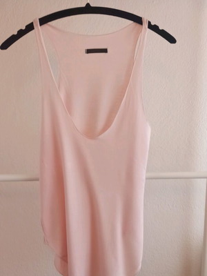 Sleeveless top with cut-out shoulders like new, pink