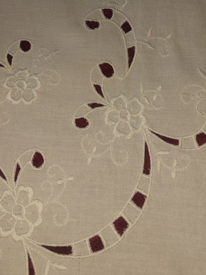 Handmade cutwork tablecloth like new, 72x78 cm