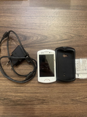 Sony Ericsson WT19i Live with Walkman white for repair or spare parts