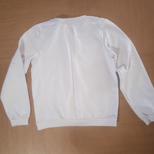 AKO sweatshirt size 10-11 years like new, white