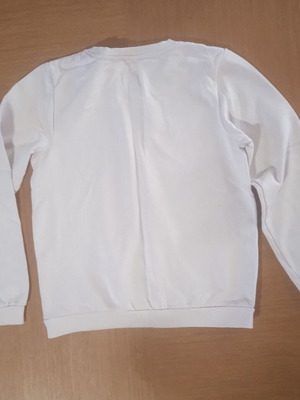 AKO sweatshirt size 10-11 years like new, white