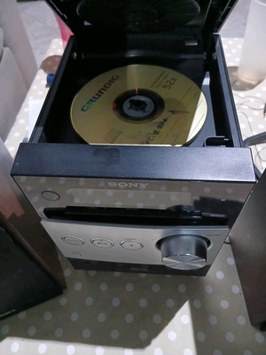 Sony HCD-FX200 mini stereo like new with CD, MP3, USB, RDS radio, AUX