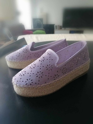 Women's sandals new in light pink color, size 39